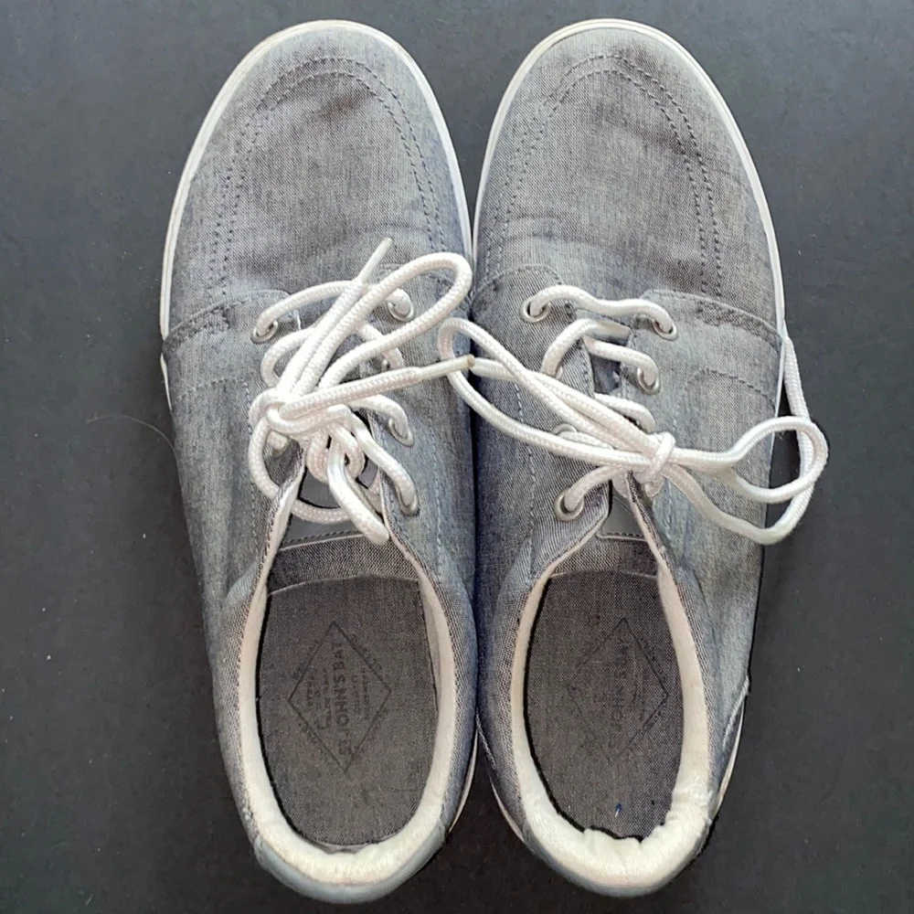 Mens St. John’s Bay lace up casual shoes oxfords gray chambray 8.5 boat shoes